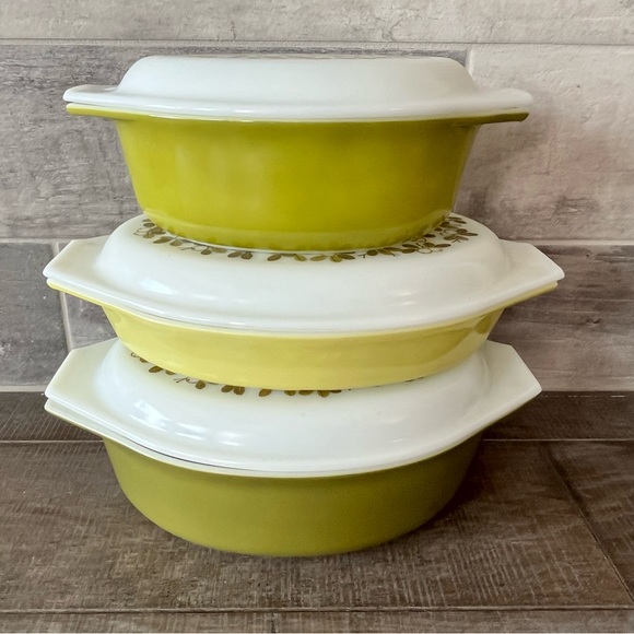 Vintage Pyrex Verde Casserole With Lid 6pcs 1.5 Qt043/2.5 Qt 045 Divided Dish